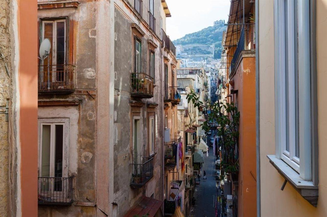 Don Pedro Rooms Vicere Di Toledo In The City Center Naples Exterior photo