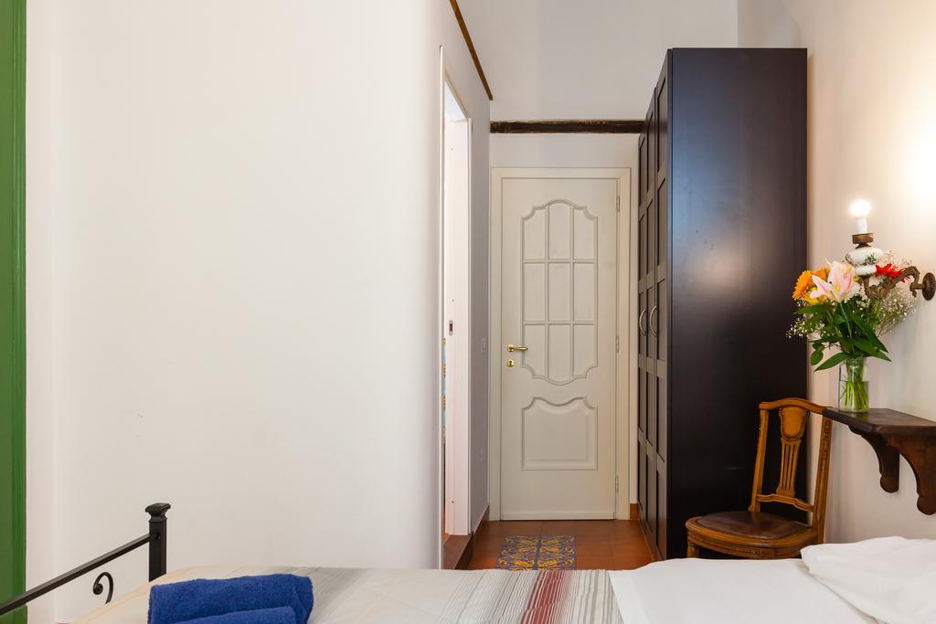 Don Pedro Rooms Vicere Di Toledo In The City Center Naples Exterior photo