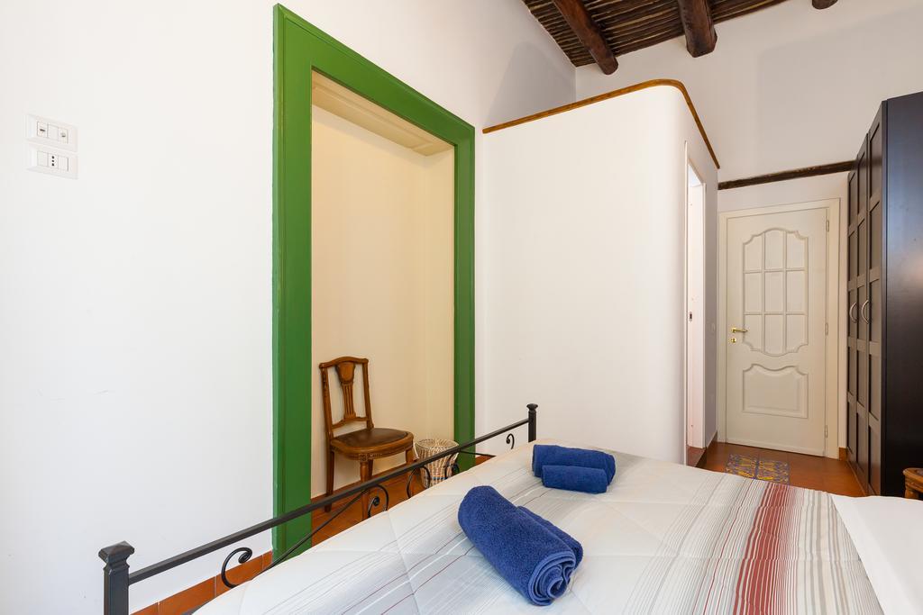 Don Pedro Rooms Vicere Di Toledo In The City Center Naples Exterior photo