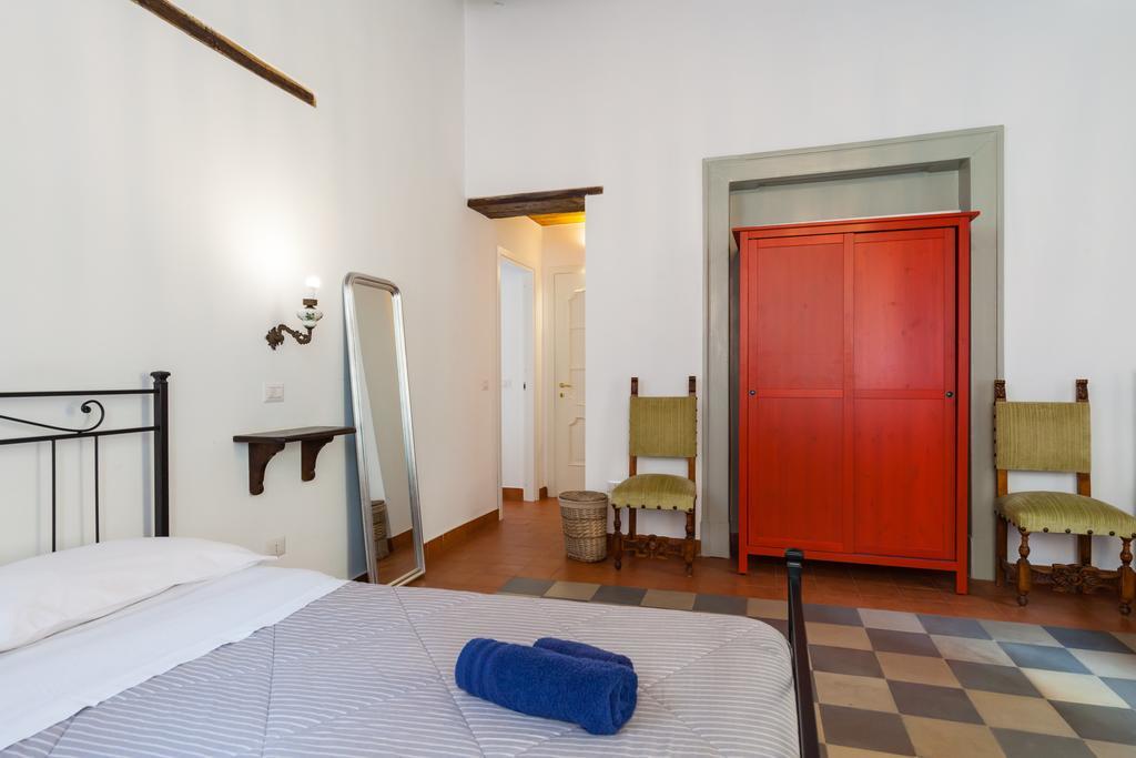 Don Pedro Rooms Vicere Di Toledo In The City Center Naples Exterior photo