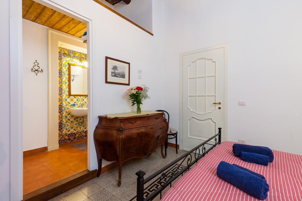 Don Pedro Rooms Vicere Di Toledo In The City Center Naples Exterior photo