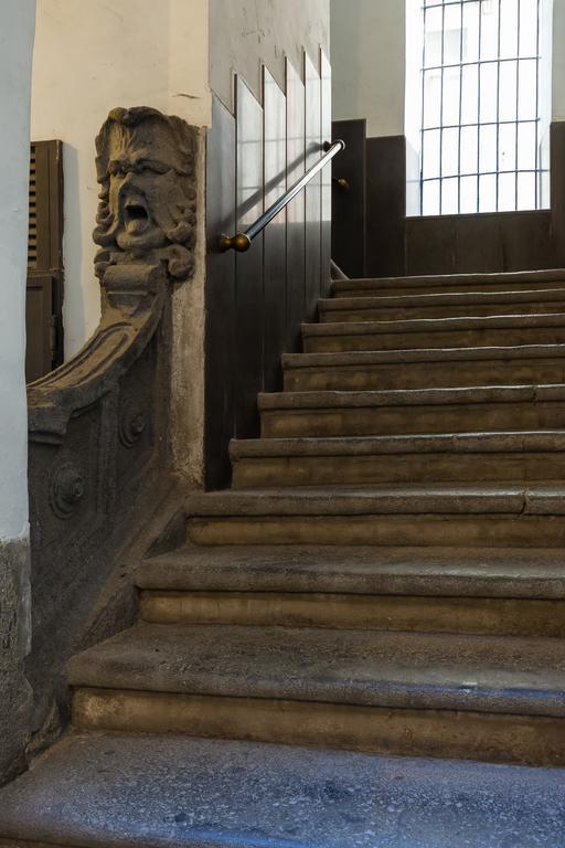 Don Pedro Rooms Vicere Di Toledo In The City Center Naples Exterior photo