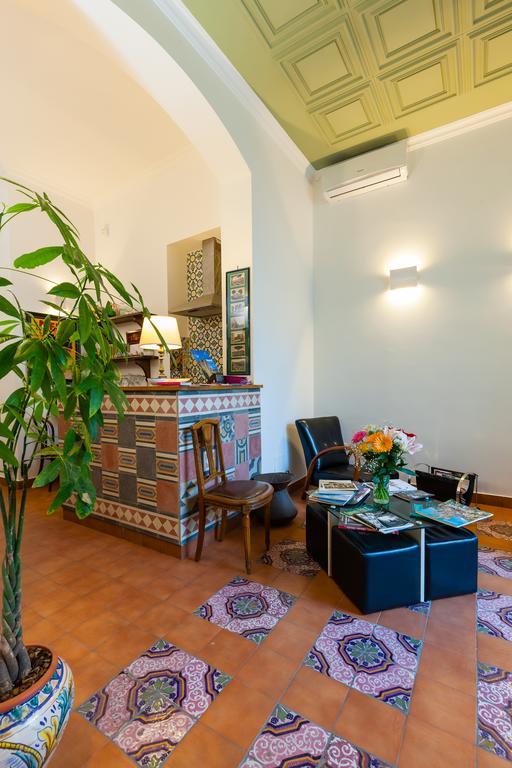 Don Pedro Rooms Vicere Di Toledo In The City Center Naples Exterior photo