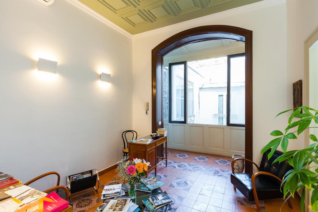 Don Pedro Rooms Vicere Di Toledo In The City Center Naples Exterior photo